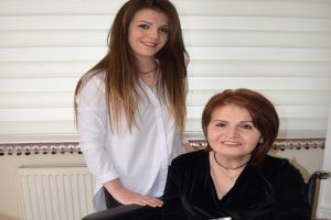 Kendisi gibi olan hastaların hayatını kolaylaştırmak i&ccedil;in kitap yazdı