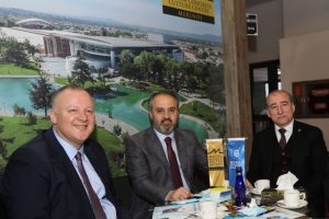 Bursa B&uuml;y&uuml;kşehir Belediye Başkanı Aktaş'tan fuar ziyareti