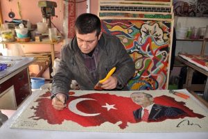 Cumhurbaşkanı Erdoğan'ı mozaikle resmetti