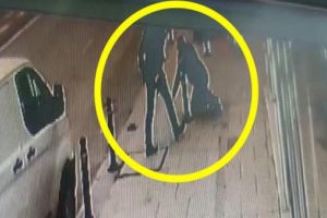 Dehşet anları! Sokak ortasında silah patladı