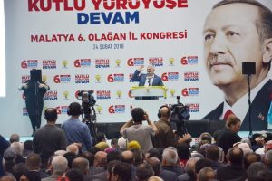 Yıldırım: Kayısıda k&uuml;k&uuml;rt sorununu &ccedil;&ouml;zeceğiz