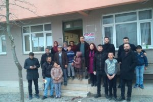 Bursa'da &ouml;ğretmenler &ouml;ğrencileri evlerinde ziyaret etti