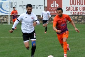 Karacabey Birlikspor evinde mağlup