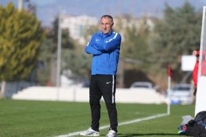 Orhangazi Belediyespor Teknik Direkt&ouml;r&uuml; Uzunk&ouml;pr&uuml;: "Kemerspor ma&ccedil;ı final niteliğinde"