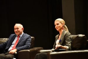 Pelin &Ccedil;ift ve Prof. Dr. Ahmet Şimşirgil Bursalılarla buluştu
