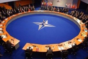 Rusya'dan NATO'ya uyarı: Tamamen ka&ccedil;ının!