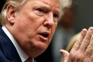 Y&uuml;ksek mahkemeden Trump'a darbe