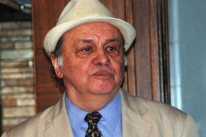 Usta oyuncu Ferdi Merter evinde kaza ge&ccedil;irdi
