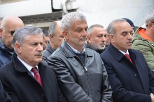 &Uuml;nl&uuml; karikat&uuml;ristin acı g&uuml;n&uuml;