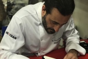 Murat Aslan'ın "D&uuml;nl&uuml;ğ&uuml;" Bursa'da kitaplaştı