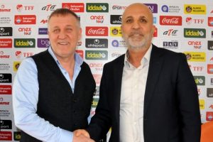 Alanyaspor'da Mesut Bakkal d&ouml;nemi başladı