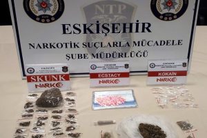 Uyuşturucu satıcısı 9 kişi yakalandı