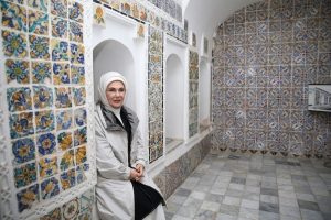 Emine Erdoğan, Bardo M&uuml;zesini ziyaret etti