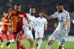 Galatasaray final i&ccedil;in avantajı kaptı