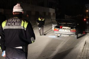 "Aracın vizesi yok" dedi, plakası sahte &ccedil;ıktı
