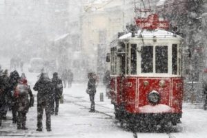 İstanbul Valisi'nden 'kar tatili gelir mi' sorusuna yanıt!
