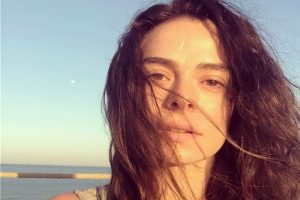 &Ouml;zge &Ouml;zpirin&ccedil;&ccedil;i: Babam obez değil tamam mı!
