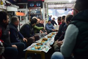 Bursa Yıldırım'da Edebali esnafla kahvaltıda buluştu