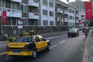 Dakar sokakları T&uuml;rk bayraklarıyla s&uuml;slendi