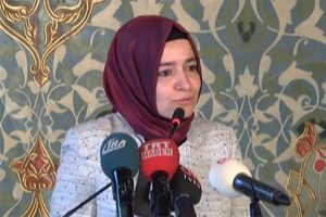 Bakan Kaya, 28 Şubat s&uuml;recinde yaşadıklarını anlattı