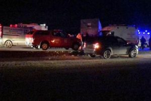 Bursa plakalı kamyona &ccedil;arpan otomobildeki 4 kişi can verdi