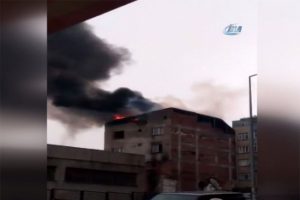 İstanbul'da &ccedil;ıkan iki farklı yangın paniğe neden oldu