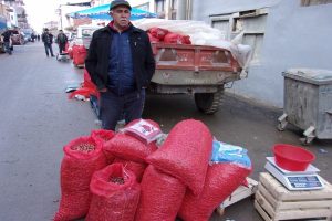 Bursa'da arpacık soğan fiyatları "dip yaptı"