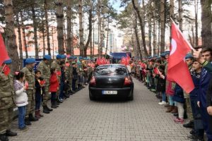 Afrin gazisi yeniden silah arkadaşlarının yanına uğurlandı