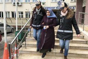 Bursa'da FET&Ouml;'n&uuml;n gaybubet ablası ve eşi yakalandı