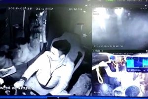 &Ouml;ğrencileri taşıyan otob&uuml;ste panik anları!