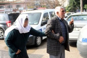 Ka&ccedil;ak su kullanan 81 yaşındaki kadın g&ouml;zaltına alındı