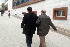 23 ilde FET&Ouml;'ye &ccedil;ifte operasyon: 42 g&ouml;zaltı