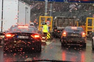 Gişelerde nakit &ccedil;ilesi