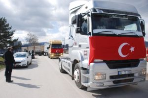 Şeker fabrikasının &ouml;zelleştirilmesine karşı nakliyecilerden konvoy eylemi