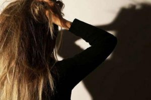 Eski vekil tacizle su&ccedil;lanıyor! 'Ofiste &uuml;zerime atladı, &ouml;pmeye &ccedil;alıştı'