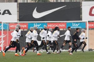 Galatasaray'da Karab&uuml;kspor mesaisi s&uuml;rd&uuml;