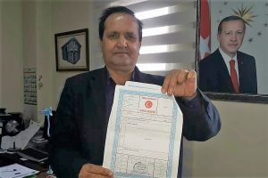 Bursa'da k&ouml;y muhtarı odasını belediyeye bağışladı
