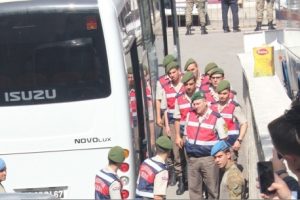 Bursa'da FET&Ouml; davası: "&Ccedil;ıkıp yaptıklarını adam gibi anlatsınlar"
