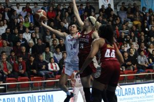 Mersin B&uuml;y&uuml;kşehir Belediyespor, yarı finali zora soktu
