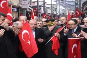 Bursa'da tarihi &ccedil;arşı esnafı Mehmet&ccedil;ik i&ccedil;in dua etti