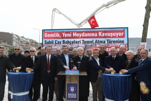 Bursa'da Gemlik sahile &ccedil;ay bah&ccedil;eleri geliyor