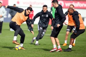 Beşiktaş'ta Trabzonspor ma&ccedil;ı hazırlıkları başladı