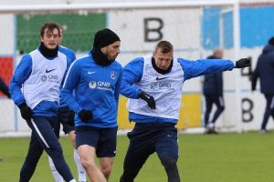 Trabzonspor, Beşiktaş ma&ccedil;ı hazırlıklarını s&uuml;rd&uuml;rd&uuml;