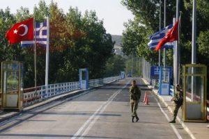 Edirne'de g&ouml;zaltına alınan 2 Yunan askeri tutuklandı