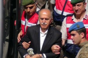 Bursa'da FET&Ouml; davasında iki ev hapsi ve 3 tahliye