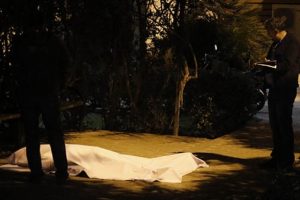 Antalya'da fak&uuml;lte bah&ccedil;esinde &ouml;l&uuml; bulundu