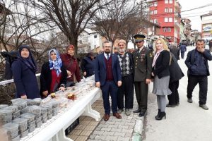 Bursa B&uuml;y&uuml;korhanlı kadınlardan Mehmet&ccedil;iğe destek