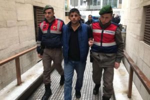 Bursa'da cezaevi firarisi, internet kafede yakalandı