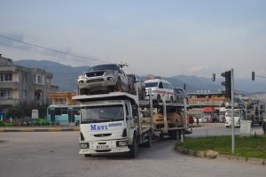 &Ouml;SO'lular i&ccedil;in g&ouml;nderilen dev ara&ccedil; konvoyu sınıra ulaştı