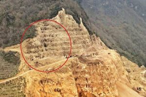 Skandal! Taşocağı tarihi mezarları yok etti